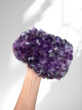 Load image into Gallery viewer, Amethyst Cupcake 06
