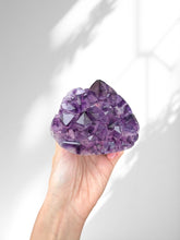 Load image into Gallery viewer, Amethyst Cupcake 08
