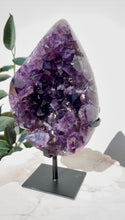 Load image into Gallery viewer, Amethyst Druzy 35
