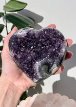 Load image into Gallery viewer, Amethyst Druzy 19
