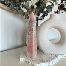 Load image into Gallery viewer, Pink Amethyst Point 08
