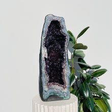 Load image into Gallery viewer, Amethyst Geode | 24.86kg
