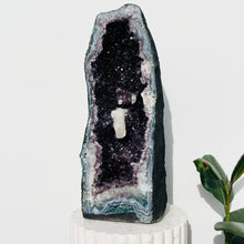 Load image into Gallery viewer, Amethyst Geode | 23.56 kg
