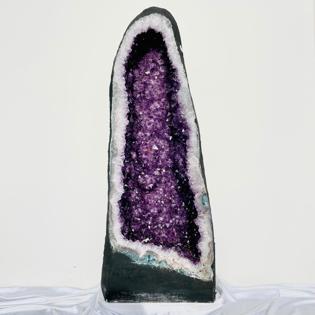 Amethyst Geode | 141 kg